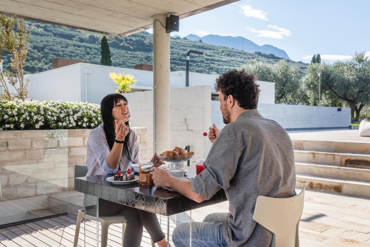 Oleeva Garda Living - Adults Only Panzió Riva del Garda Kültér fotó